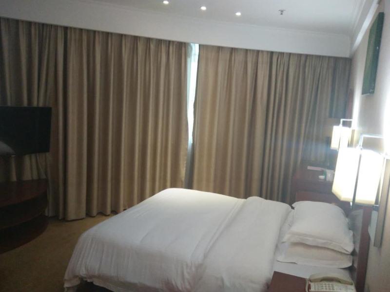 Greentree Inn Dongguan Houjie Business Hotel Exteriör bild
