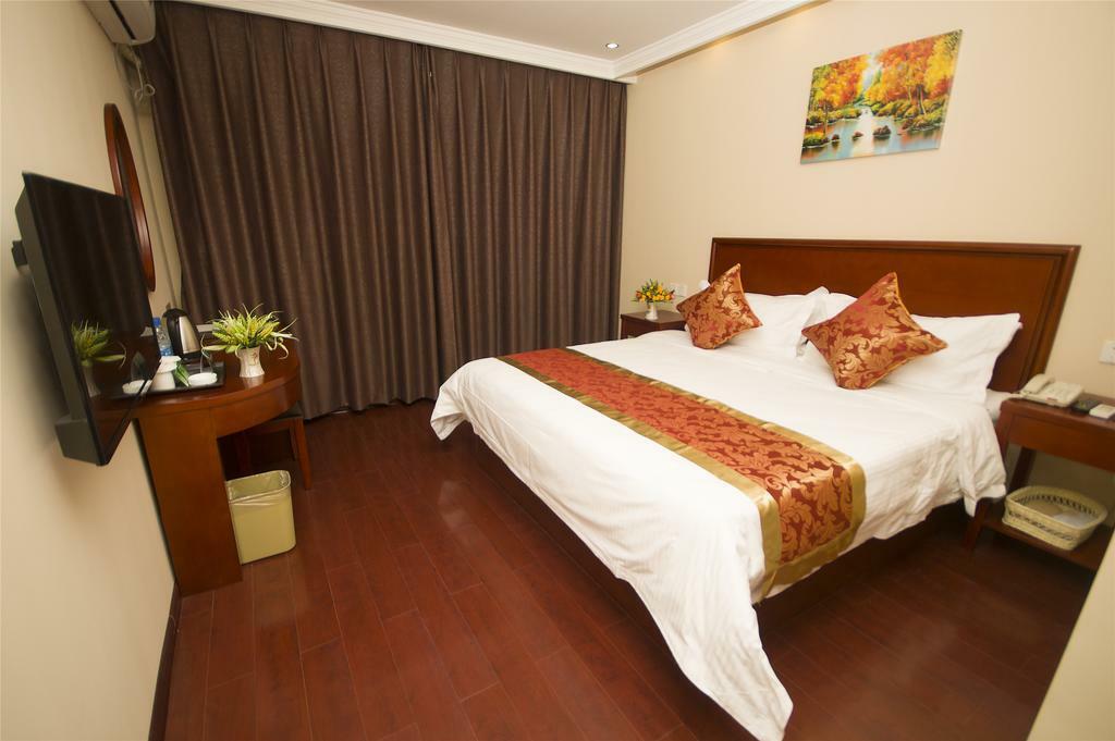 Greentree Inn Dongguan Houjie Business Hotel Exteriör bild